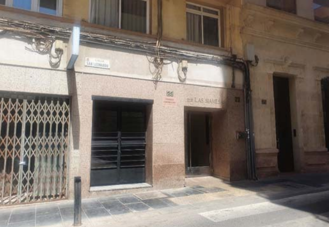 Activo inmobiliario del Grupo Alfil: apartamento en la calle San Leonardo en Almería