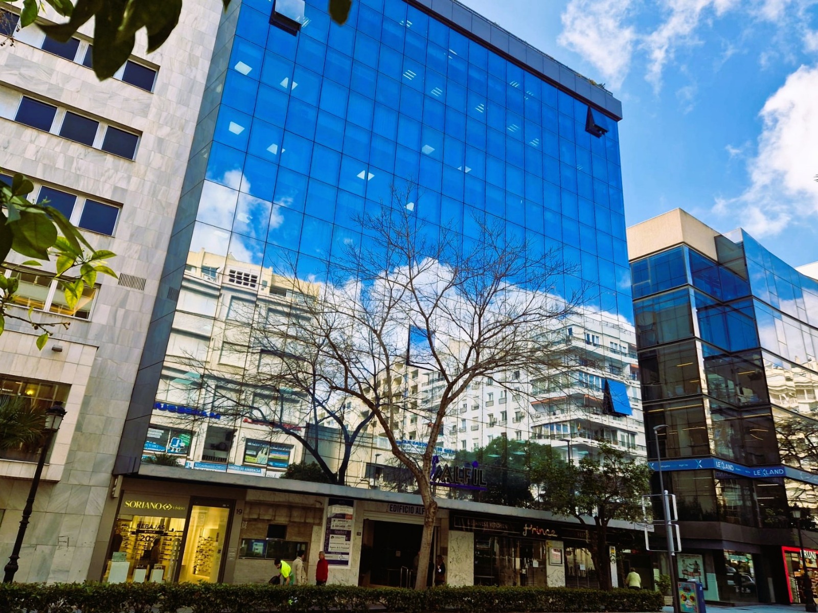 Lee más sobre el artículo El Edificio Alfil acoge a la prestigiosa firma de abogados Martínez-Echevarría en sus oficinas