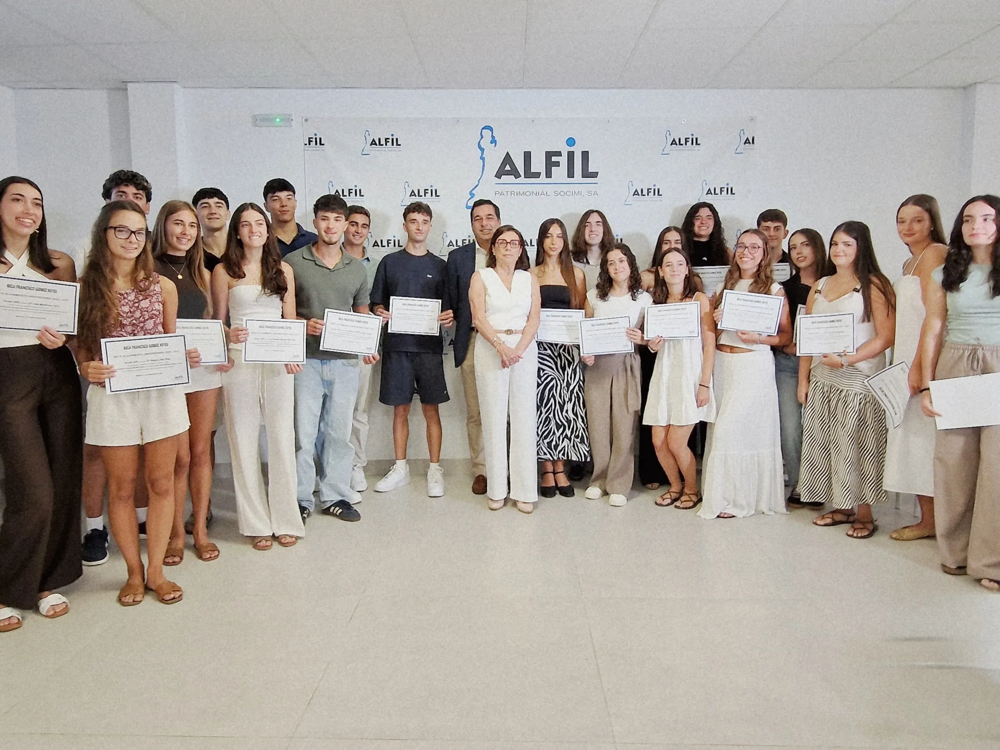 Lee más sobre el artículo XIV Edición Becas Francisco Gómez Reyes